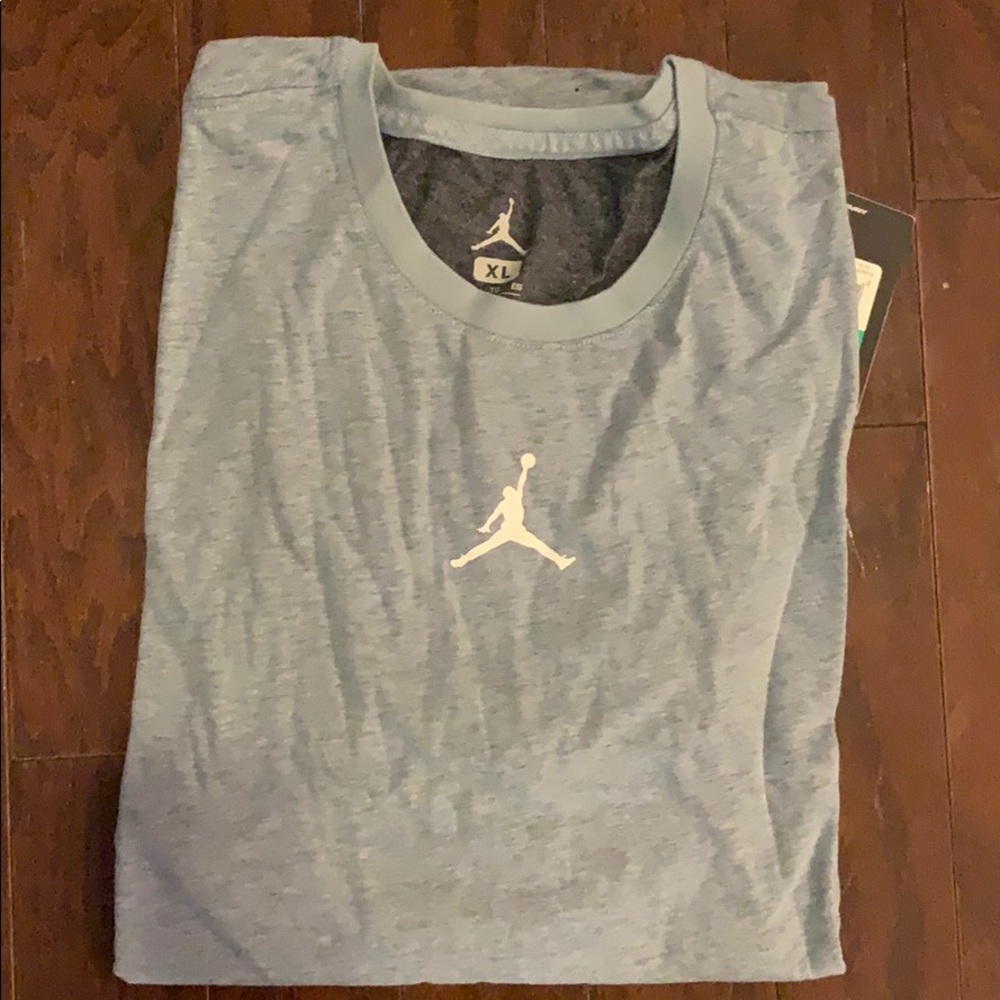 Jordan athletic shirt size XL